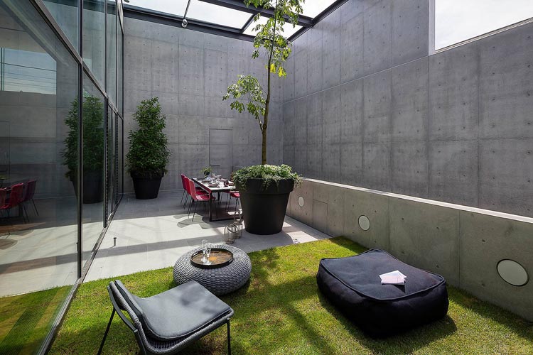 洋房30平小花园设计效果图实景图-青望私家花园设计
