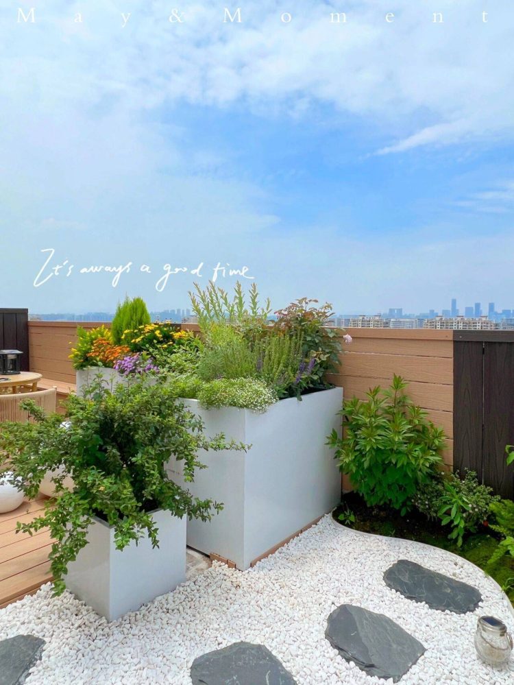 30平米屋顶露台花园设计装修实景图现代简约风-成都青望园林景观设计公司-1